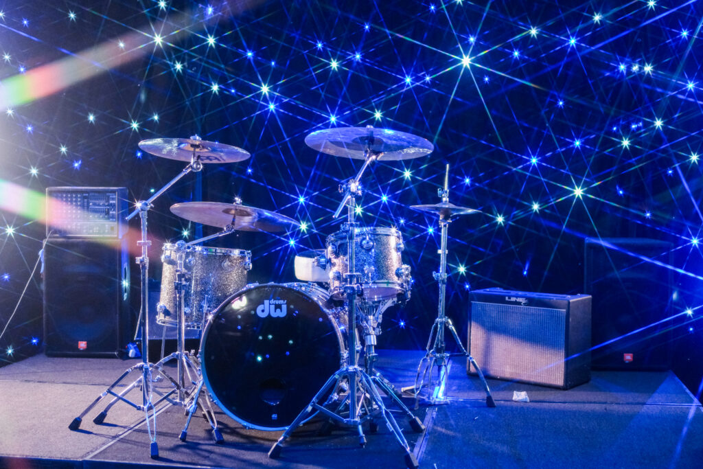 Drum set in the hourly rehearsal Room